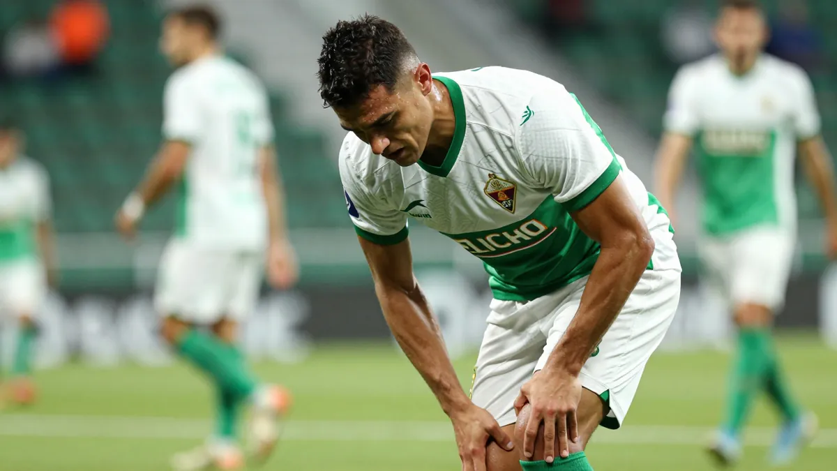 Elche CF enfrenta al Córdoba con un rival lesionado: Jacobo Martí sufre esguince de rodilla
