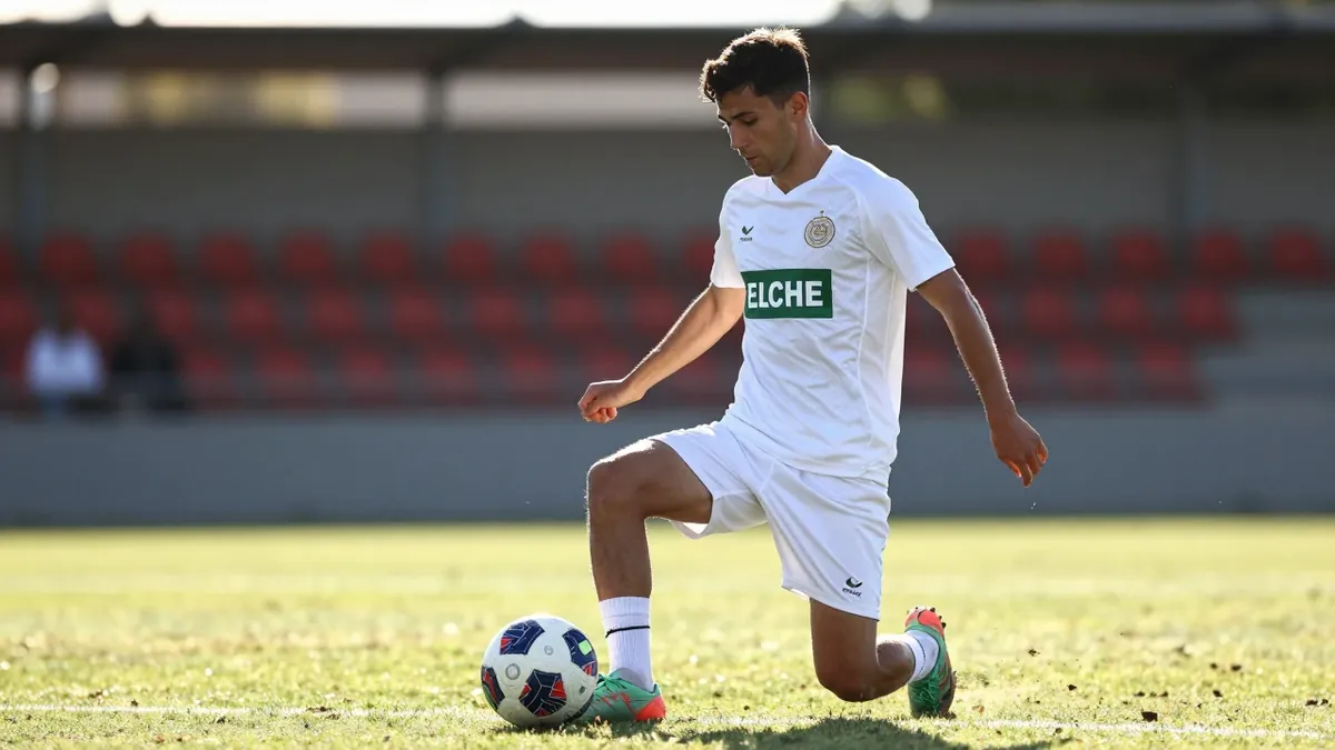 El Elche CF ha reunido en su plantilla a varios hijos de exfutbolistas de élite como Marc Aguado, Fer Niño y Roy Revivo...
