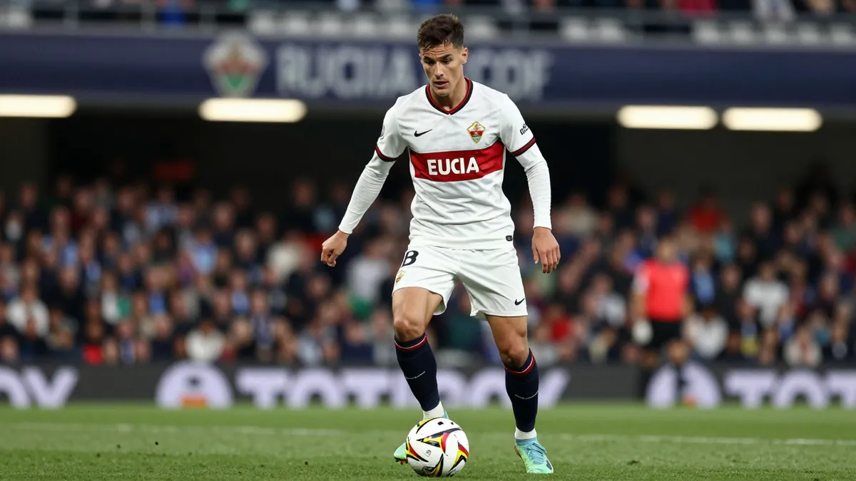 Elche CF Agrees Loan Deal with Aris Thessaloniki for Rafa Mir
