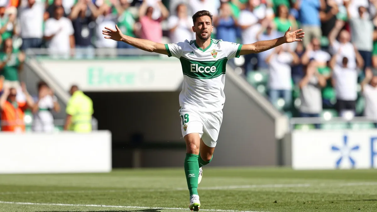 The Spanish club has extended its partnership with the banking entity, which includes personalised cards for fans and...